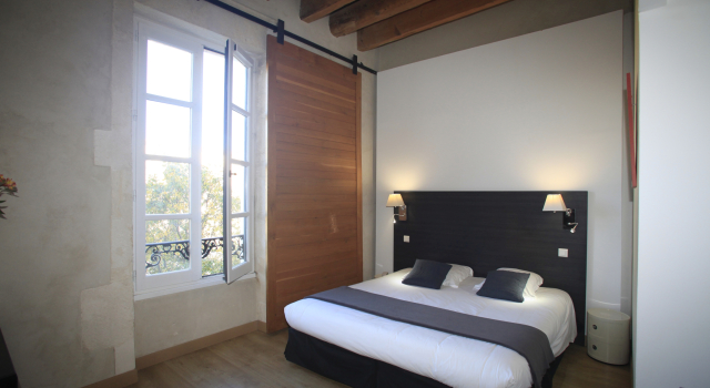 Apparthotel Odalys Le Cheval Blanc, Rezerwuj Hotel Nimes Gard