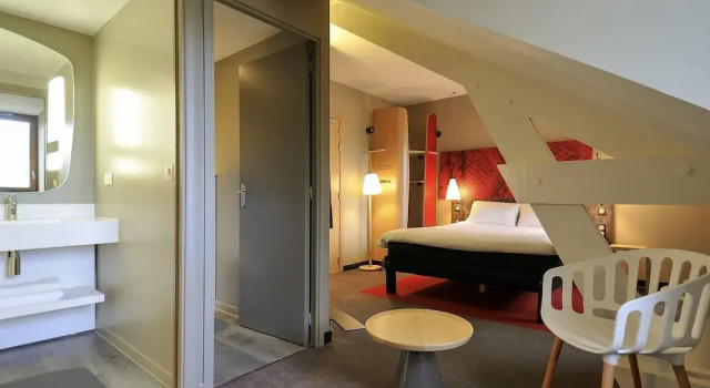 Четырёхместный семейный номер Standard ibis Maisons Laffitte