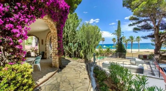 Th06 Villa in Miami Platja 6 Bedrooms