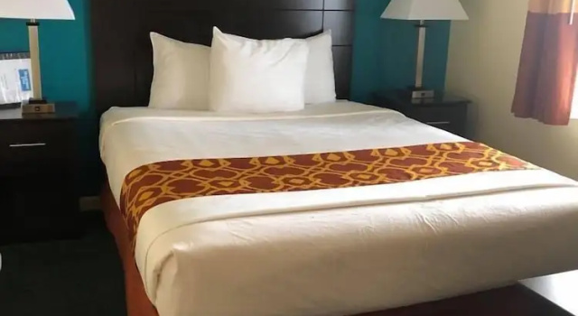 Четырёхместный люкс Отель Орлеана Rodeway Inn Orleans