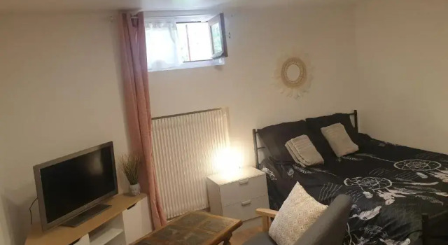 Studio 25m2 indépendant sous-sol, Varaa Huoneisto Hotellit Val d'Oise pysäköinnillä, Pysäköinti