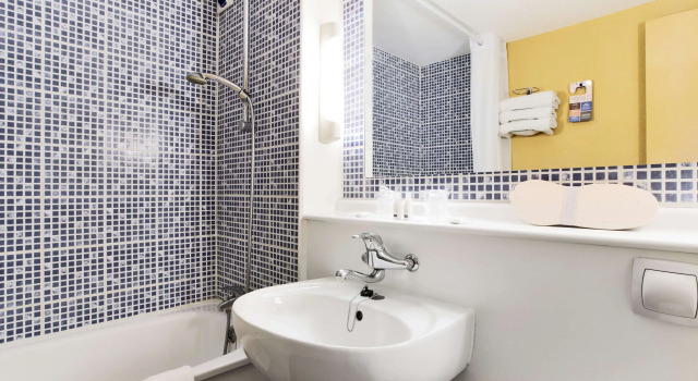 Standard Double room Kyriad Mulhouse Est - Lutterbach