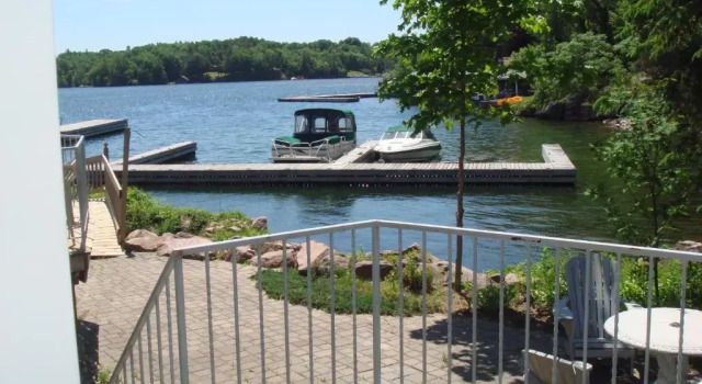 Четырёхместный номер Standard Boathouse Country Inn