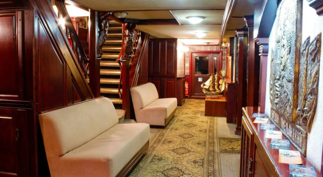 Bogdan Khmelnytskyi, Buchen Sie Hotel Podilskyj Kiew