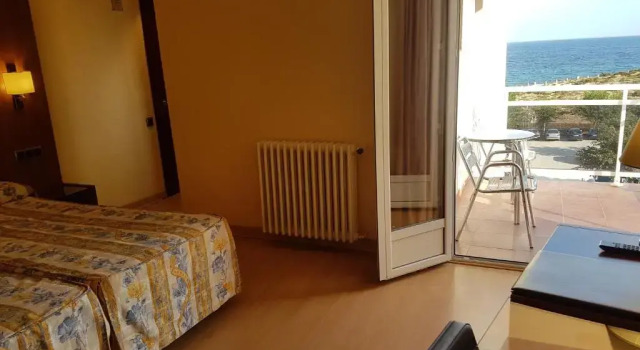 Двухместный номер Standard Hotel Sant Jordi