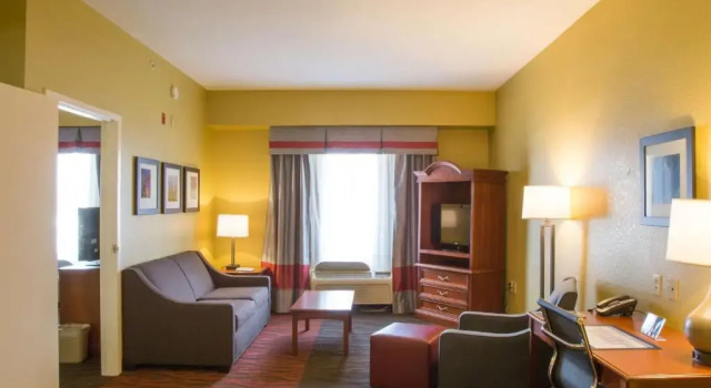 Люкс Executive Inn & Suites