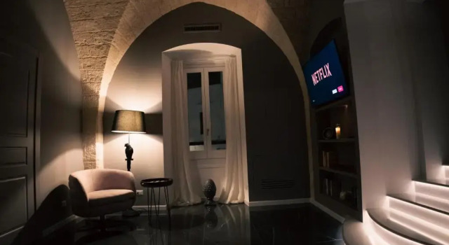 The Duchess's View - NEW! Luxurious Flat in Historical Centre 115 sq m, 3min walk to Cala Porto beach and Private Parking, Забронировать Отель Отели Полиньяно-а-Маре с парковкой, рядом с Пещера монахинь, Парковка