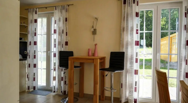 Коттедж Comfort с 4 комнатами Holiday House Nightingale, Glowe