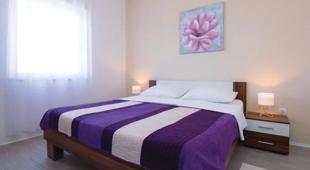 Awesome Home in Gorica With Wifi and 5 Bedrooms, Book Hotel Hoteller i Gorica med parkering, Parkering