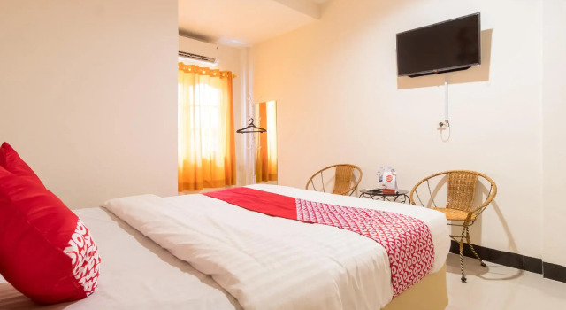 Номер Deluxe OYO 553 Gentala Hotel
