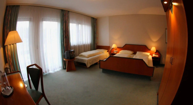 Pohl's Rheinhotel Adler, Забронировать Отель Санкт-Гоарсхаузен Rhine route, рядом с Театр под открытым небом «Лорелей»