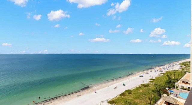 Ocean Sands 1101 by Distinctive Beach Rentals, Забронировать Апартаменты/квартира Апартаменты Мадейра-Бич, рядом с The Church by the Sea, Апартаменты/квартира