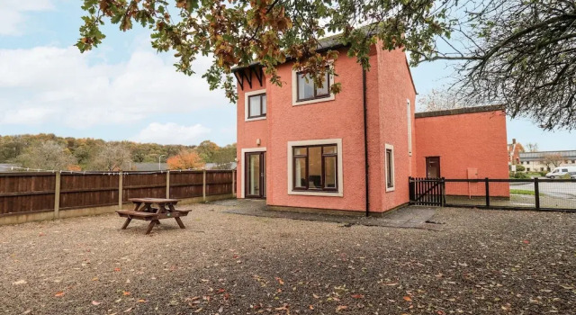 Коттедж Jubilee Three Bedroom House Pet Free