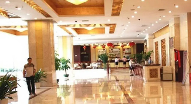 Yifeng Hotel, Забронировать Отель Отели Шэньчжэнь с парковкой, Парковка
