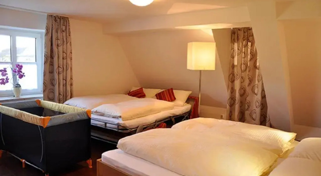 Четырёхместный номер Standard с видом на горы Hotel Gasthof zum Goldenen Lamm