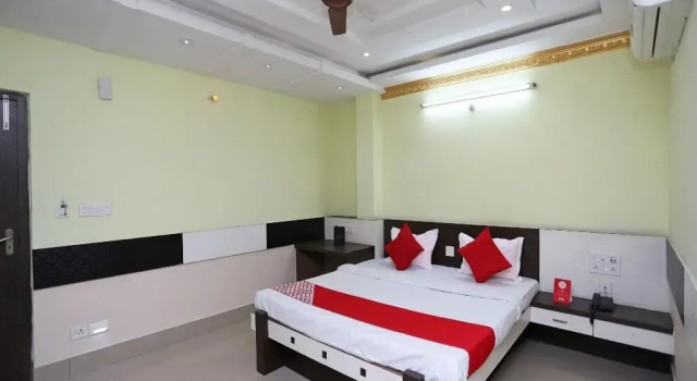 The Coral by OYO Rooms, Prenota Hotel Durgāpur West Bengal