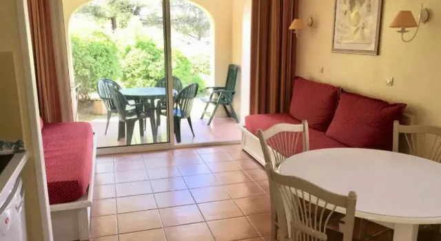 Village Pont Royal en Provence - maeva Home - Appartement 2 Pièces 5 Personnes Sélection MAE-2164, Забронировать Апартаменты/квартира Отели Буш-дю-Рон с парковкой, Парковка