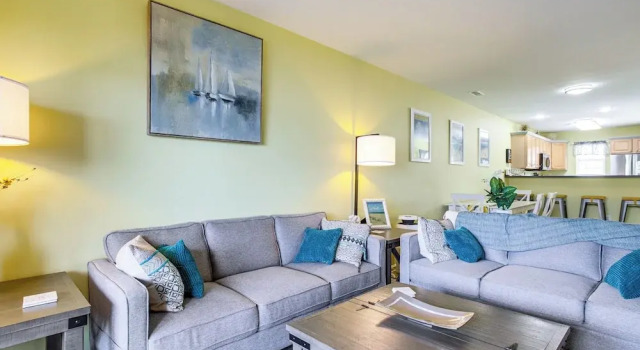 3 Mi to Savannah Beach: Lewes Condo w/ Pool Access, 예약 아파트 루이스 