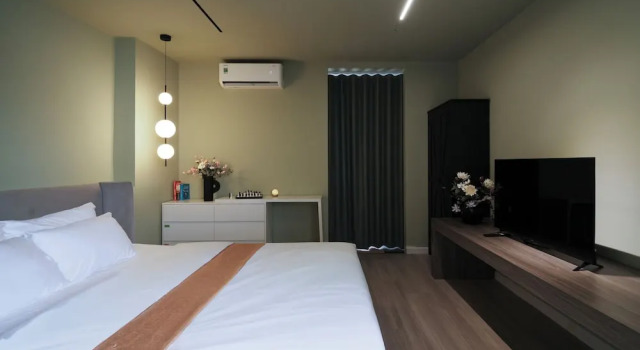 Люкс Luxury PIN Nguyen Cu Trinh