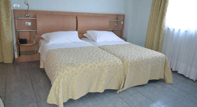 Marina Palace Hotel & Congress Hall, Забронировать Отель Отели в центре Ачи-Кастелло с завтраком, отели в центре Ачи-Кастелло с завтраком