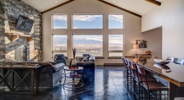 Livingston - Crazy Mountain Lodge, Buchen Sie Hotel Hotels in Montana mit Parkplatz, Parkplätze