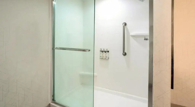 Run of House Holiday Inn Express Hotel & Suites Dover by IHG