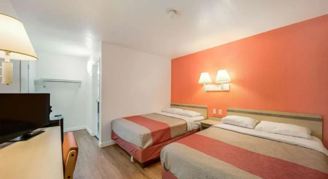 Четырёхместный номер Standard Motel 6 Greenville, TX