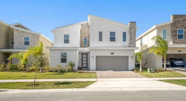 Wonderful home with private pool game and movie rooms near Disney