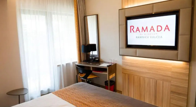 Двухместный номер Standard с балконом Ramada by Wyndham Ramnicu Valcea