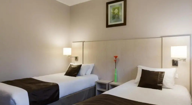 Двухместный номер Comfort The Originals Access, Hôtel La Dousseine, Dreux Nord