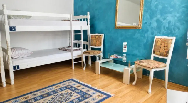 Кровать в общем номере Hostel Miran Mostar