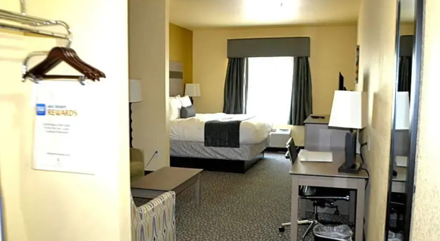Люкс Deluxe Best Western Sherwood Inn & Suites