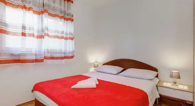 Spacious Holiday Home in Podstrana near Sea