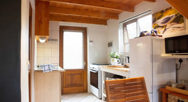 Апартаменты Theebos Anneline's Self Catering Apartments