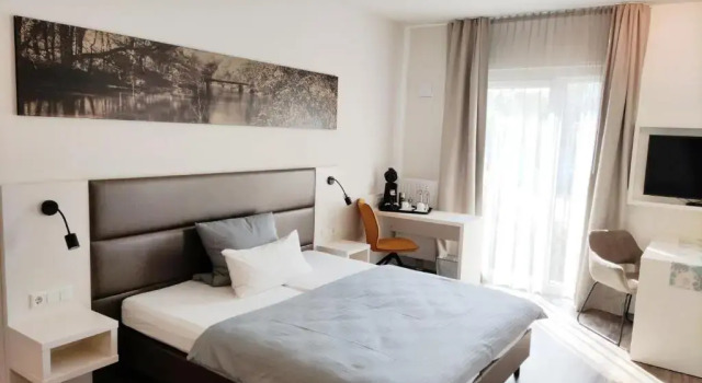 Полулюкс Amper Art Hotel