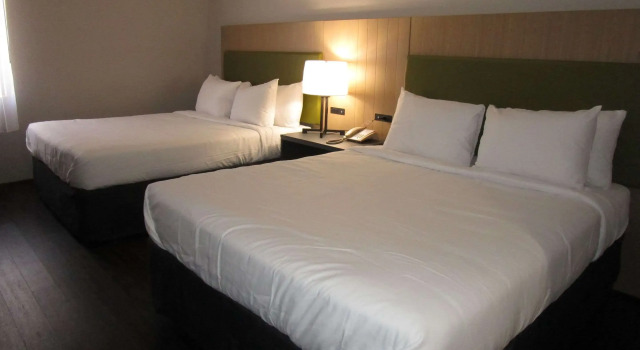 Четырёхместный номер Standard Country Inn & Suites by Radisson, Dunbar - Charleston