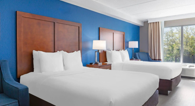 Четырёхместный люкс Comfort Inn & Suites Orlando North