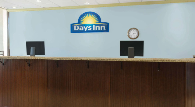 Days Inn Charleston Patriots Point, Забронировать Отель Маунт-Плезант Charleston Area, рядом с Patriots Point Naval Maritime Museum