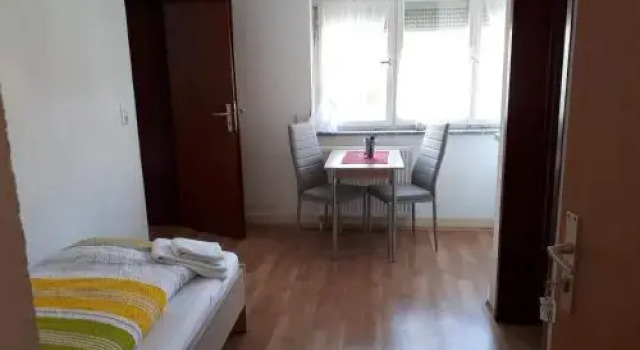 Gästehaus Apartments B & B27 und Pension Waldhorn, Réserver Appartement Rottweil 