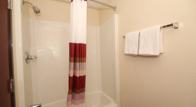 Четырёхместный номер Deluxe Red Roof Inn Gaffney