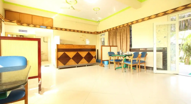 OYO 7096 Elite INN, Забронировать Отель Отели Хосур с парковкой, Парковка