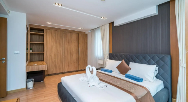 Privilege A1- Private pool sea view apartment on Kalim bay