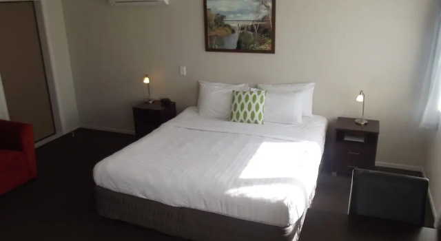 Студия Executive Arena Court Motel