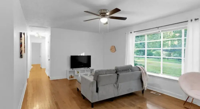 Peaceful Modern Family Home In Fayetteville! 3 Bedroom Home by Redawning, Buchen Sie Ferienhaus Fayetteville North Carolina