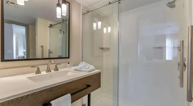 Люкс с красивым видом из окна Windmill Suites Surprise - Phoenix, an Ascend Collection Hotel