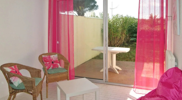 Studio in Le Grau-du-roi, With Enclosed Garden and Wifi - 50 m From th
