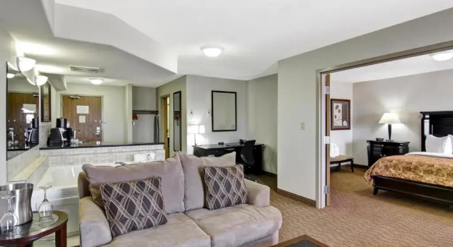 Номер Business Coast Weyburn Hotel