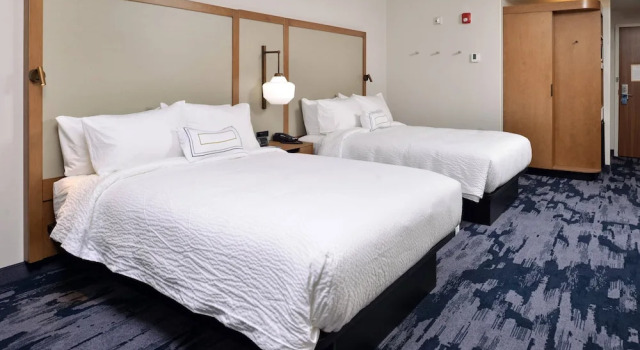 Люкс Fairfield Inn & Suites by Marriott Canton
