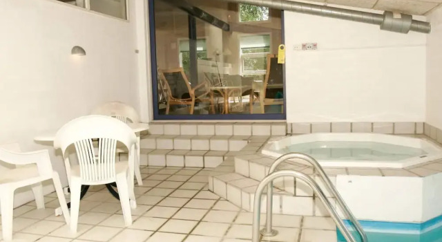 14 Person Holiday Home in Nexo, Reserva ahora Casa o chalet Hoteles en Bornholm con piscina, Piscina