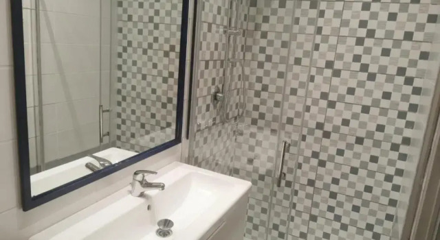 Двухместный номер Standard с видом на сад Confort Suites